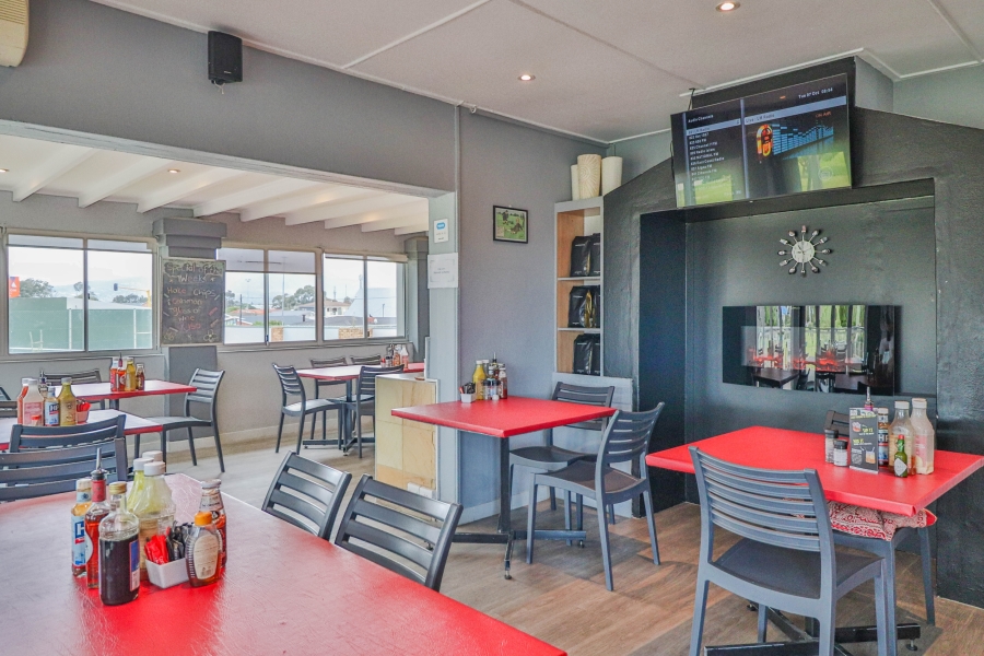 To Let 3 Bedroom Property for Rent in Greenways Golf Estate Western Cape